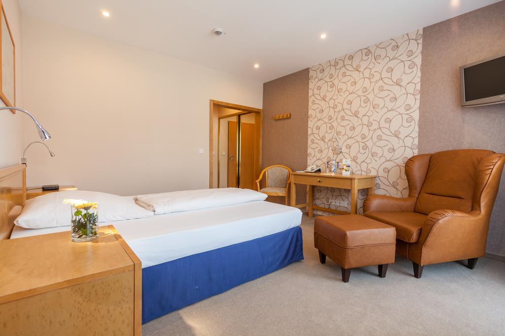 Landhotel Weserblick Beverungen Room photo